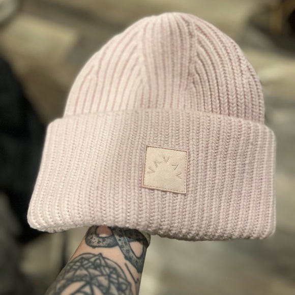 Varley Cresta Ribbed Beanie 🩷 - Picture 2 of 5